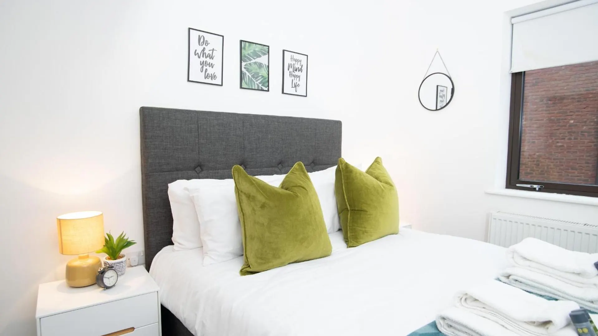 Two Bedroom Apartment In The Heart Of Exeter